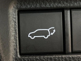 【パワーバックドア】スマートキーや運転席のボタンを押すだけでリアゲートが自動で開閉します!荷物を持っている時や、高い位置にあるバックドアを閉める際に便利な機能です♪