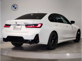 【BMWの伝統-2】時代を超える美しさ。磨き抜かれたエアロダイナミクスが瞳を奪う。一目で伝わるスポーティーなプロポーションは、BMWの走行性能を生み出すのに欠かせない要因の一つです。