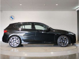 ご納車後も全国約200拠店のBMW正規ディーラーサービス工場にて保証対応いたします。お近くのBMW正規ディーラーをご案内の上、アフターメンテナンスをお受け頂けますので、安心してお乗りいただけます!!