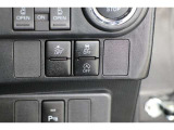 ■衝突回避支援機構■自動車に搭載したレーダーやカメラからの情報をコンピュータが解析し、運転者への警告やブレーキの補助操作などを行います。事故予防に!