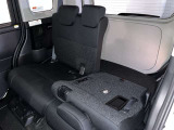 シートを倒せば荷室が広がり、用途に応じた使い方が可能で快適です。