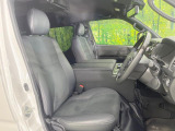 運転席シート廻りは使用感も少なく、良好な状態となっています。丁寧に使われていたことがよくわかりますね。