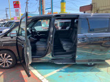 当店では、自社で仕入れした厳選車両を、多数展示しております。リーズナブルなお車を多数在庫しております。掘り出し物を探しにいらしてください。