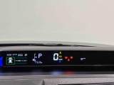 TFTカラ-マルチインフォメ-ションディスプレイ4.2インチの液晶画面に、安全・安心のコンテンツやオ-トエアコンのステ-タスなど、さまざまな運転情報を表示し見やすさにこだわったメ-タ-です♪