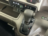 発進時から滑らかに加速する無段階変速のCVTはストップ&ゴーの多い街の中も快適です