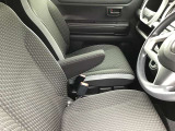 アームレストですので運転が楽ですよ!