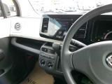 操作しやすい運転席廻り!操作パネルも使いやすい!!ドライブが楽しくなりますっ