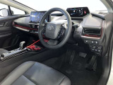 前方の見通しが良いすっきりした視界、誰でも扱いやすく運転できます。疲れにくく安心ドライブを更に快適なものにします!