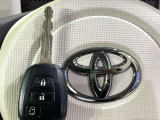 【キーレス】少し離れた場所からでもボタン一つでドアの開錠・施錠ができるのでとっても便利!ドアの鍵穴周りに傷をつけることもありません♪