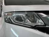LEDヘッドライトは、点灯の瞬間から最大光量を発揮し、突然暗くなるトンネルなどでの安定感を高めます。