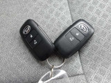 スマートキー2本付き!キーをポケットやカバンに入れておくだけでドアの施錠・開錠やエンジンスタートの操作が簡単です!