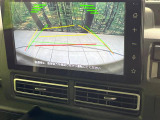 【バックカメラ】駐車時に後方がリアルタイム映像で確認できます。大型商業施設や立体駐車場での駐車時や、夜間のバック時に大活躍!運転スキルに関わらず、今や必須となった装備のひとつです!