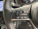 ステアリングにオーディオ操作スイッチが付いています。オーディオ画面に直接タッチしなくても操作が出来ますので、運転に集中できます。