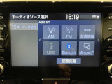 純正8インチディスプレイオーディオ装備。