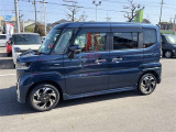両側パワースライドドア付きだから、狭い駐車スペースなどでの 乗り降りラクラク!小さなお子さまのいるご家庭には嬉しい装備。