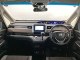 【前方視界】開放的な前方視界!運転がしやすく疲れにくいです♪窓が大きく、見通しがとっても良いおクルマですよ♪