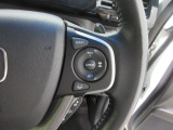 Hondaセンシングの機能のひとつ、アダプティブクルーズコントロール付!アクセルから足を離しても設定したスピードと前車との車間を保ち走行してくれます!車線維持もアシスト☆高速道路で疲労軽減ですね☆
