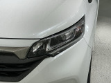 LEDヘッドライトは、点灯の瞬間から最大光量を発揮し、突然暗くなるトンネルなどでの安定感を高めます。