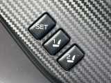【メモリー機能付きパワーシート】ドライバーごとに設定したシート位置を記憶して、ボタン一つで切り替えできる便利な機能!運転する方が複数名いらっしゃるご家庭におすすめです♪