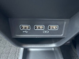 困った時に!!急速充電対応USBチャージャー装備★