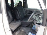 お車選びをお楽しみ頂けるよう、在庫車の展示スペースを十分に確保しております。