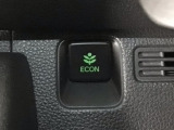 ★ECONスイッチ★ エコドライブを加速しよう!スイッチをONにすると、運転の仕方によるロスを抑え込み燃費をよくするようクルマが頑張ります(*^ー^*)燃費向上にチャレンジ♪