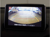 【バックカメラ】駐車が苦手な方でも安心してお乗りいただけます。リバース連動で画面が切り替わるのでとっても便利です。