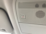 エアバッグ作動時もしくは運転席頭上にあるSOSボタンを押した際には、通信機能でオペレーターが緊急車両を手配します。