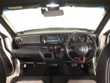 【前方視界】開放的な前方視界!運転がしやすく疲れにくいです♪窓が大きく、見通しがとっても良いおクルマですよ♪