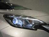 高輝度LEDヘッドライトを装備しているので.雨天などの悪天候や夜間走行も安心して運転できます!良好な視界を確保できるうえ消費電力も抑えられます