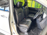 運転席シート廻りは使用感も少なく、良好な状態となっています。前オーナー様が丁寧に使っていたことがよくわかりますね。