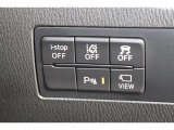■衝突回避支援機構■自動車に搭載したレーダーやカメラからの情報をコンピュータが解析し、運転者への警告やブレーキの補助操作などを行います。事故予防に!