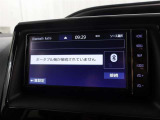 Bluetoothでのハンズフリー通話はもちろん、オーディオプレーヤー接続にももちろん対応しています。お手持ちのスマートフォンの音楽を車内でお楽しみいただけます。