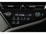 運転席と助手席、それぞれ温度調節ができ、オールシーズン快適なオートエアコンとなっております!