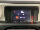 メータは先進的なデジタルメーターを採用!ゆっくりと数字が動くのでとても見やすく表示されます!平均燃費なども表示、エコな運転の手助けをしてくれます!
