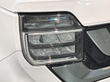 LEDヘッドライトは、点灯の瞬間から最大光量を発揮し、突然暗くなるトンネルなどでの安定感を高めます。