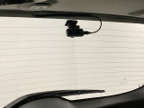 後方にもドライブレコーダーのカメラ(社外品)が付いています。前後両方でお車の周りを監視・記録いたします。