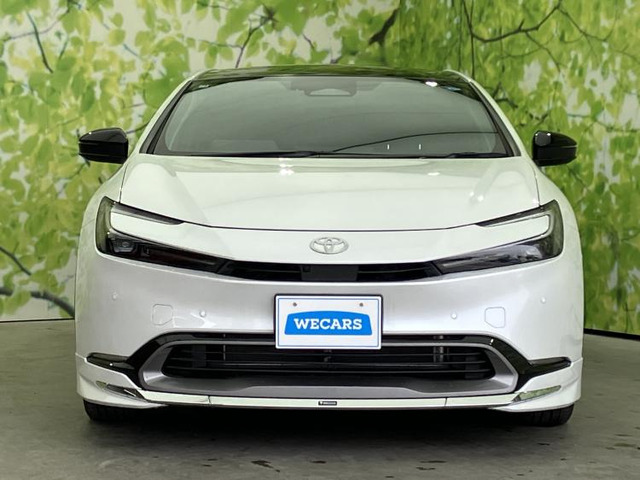 トヨタ プリウス 2.0 Z の中古車詳細 (9,000km, プラチナホワイト