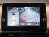 クルマを空から見たような映像が映る、アラウンドビューモニターで、車両周辺の安全確認も一目できます!小さなお子様や障害物も確認できるので、運転のしやすさだけでなく事故防止にも役立ち安心して駐車できます♪