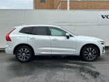 北欧流のラグジュアリーを体現したXC60。伝統的なスカンジナビアン・デザインを継承しながら、躍動感にあふれ優雅な雰囲気を身にまとう、新しい潮流を具現化したスタイリングです。