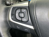 ステアリングスイッチ装備!運転しながら手元でオーディオの操作などができます。