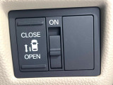 【パワースライドドア】スマートキーや運転席のスイッチでスライドドアの開閉が可能♪電動だから力を入れてドアを開ける必要が無く、小さいお子様でも、重い荷物を持っている時もラクに開け閉めできます♪