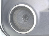 お好きな音楽を車内でお楽しみいただけます♪スピーカー交換・ウーハー追加などの音質向上や、最新ナビ・後席モニター等の取り付けも是非ご相談ください!