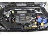 1.6Lの水平対向4気筒エンジン(FB16型)と組み合わせることで、燃費性能を高めつつ、街乗りでの実用的な走行性能を実現しています。