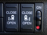 運転席からもスライドドアをボタン操作でスピーディーに開閉できます!またスマートキーでも操作できるので便利です。