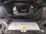 【E-Drive】新技術を駆使して開発したエレクトリックドライビング。高出力BMWツインターボエンジンと高効率の電気モーターが協調して低燃費だけでなくあらゆる走りで官能的なドライビングと走行安定性を実現。