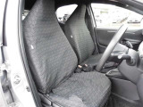 【内装】ヤリスの車内です♪もちろん、フロアマットもついてますよ〜!