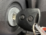 【キーレス】少し離れた場所からでもボタン一つでドアの開錠・施錠ができるのでとっても便利!ドアの鍵穴周りに傷をつけることもありません♪