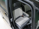 程よい硬さとホールド性が高いシートで長時間運転も快適です。