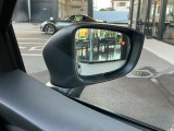 ブラインド・スポット・モニタリング搭載!合流の際も後続車を知らせてくれる為、安心!